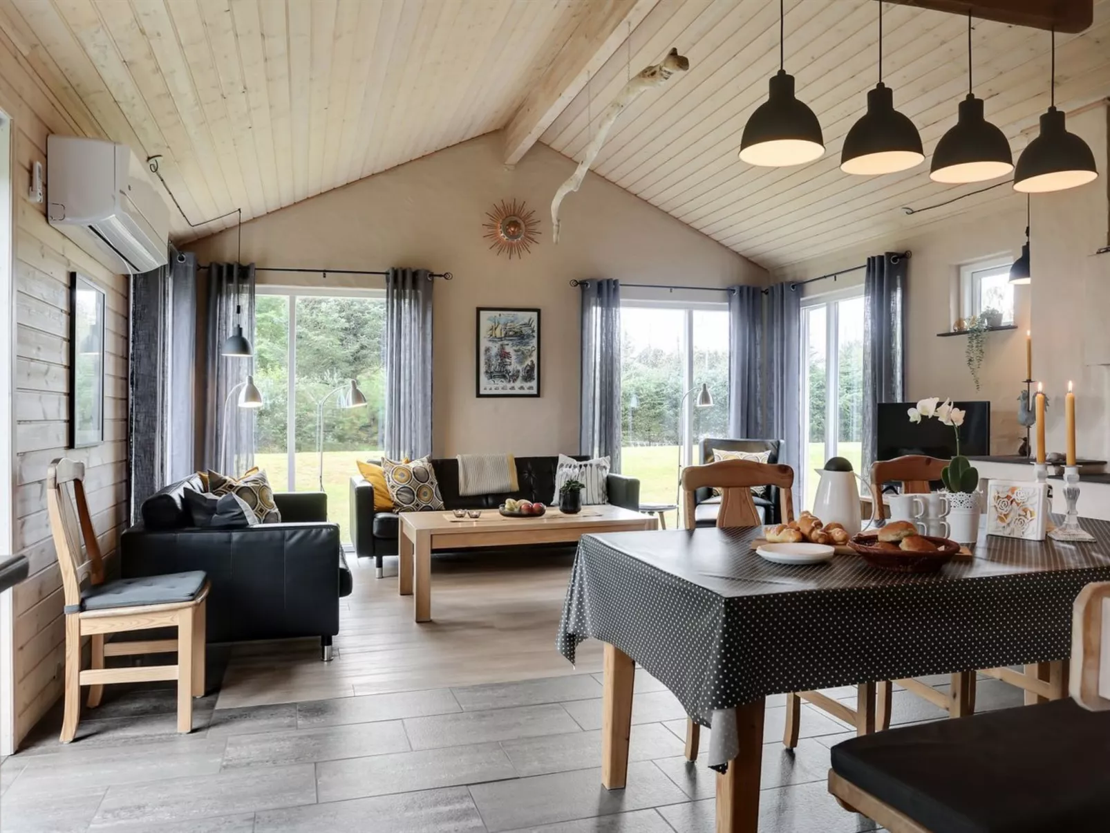 "Danijela" - 1.2km from the sea-Binnen