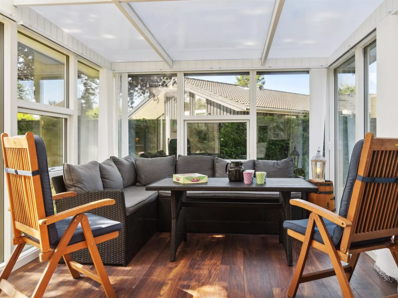 "Winona" - 300m from the sea-Binnen