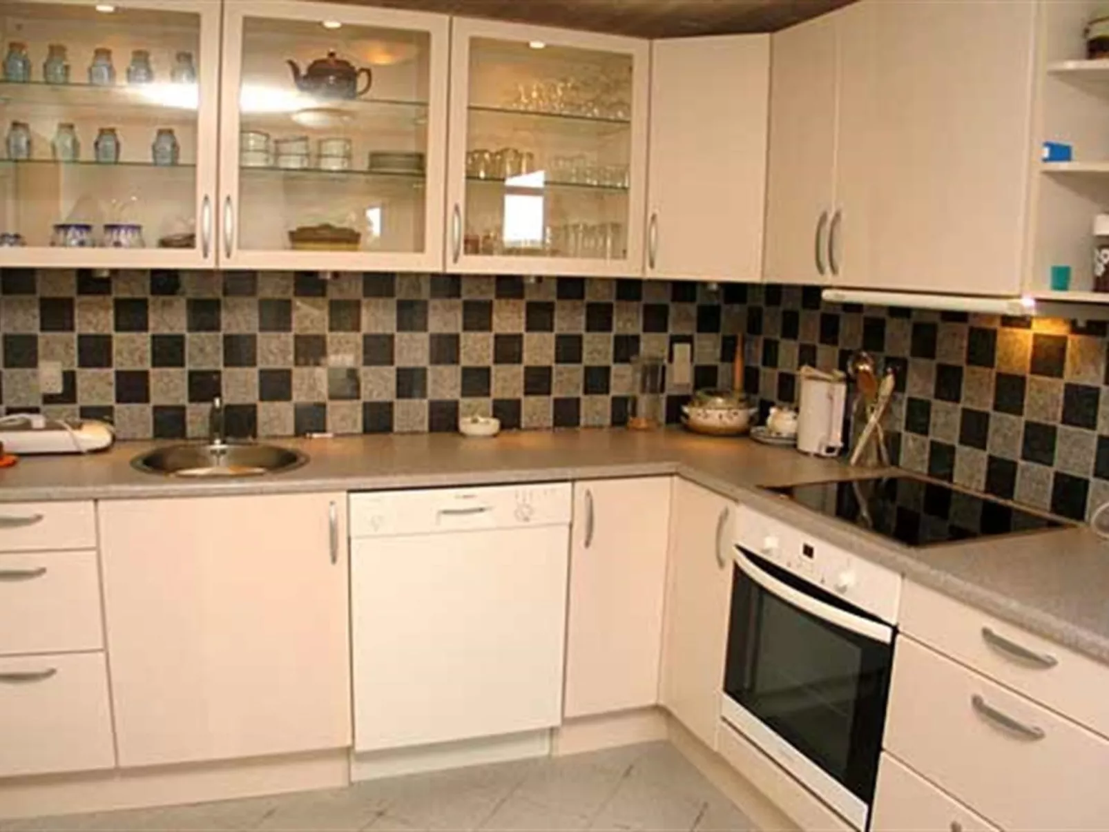 "Piia" - 800m from the sea-Binnen