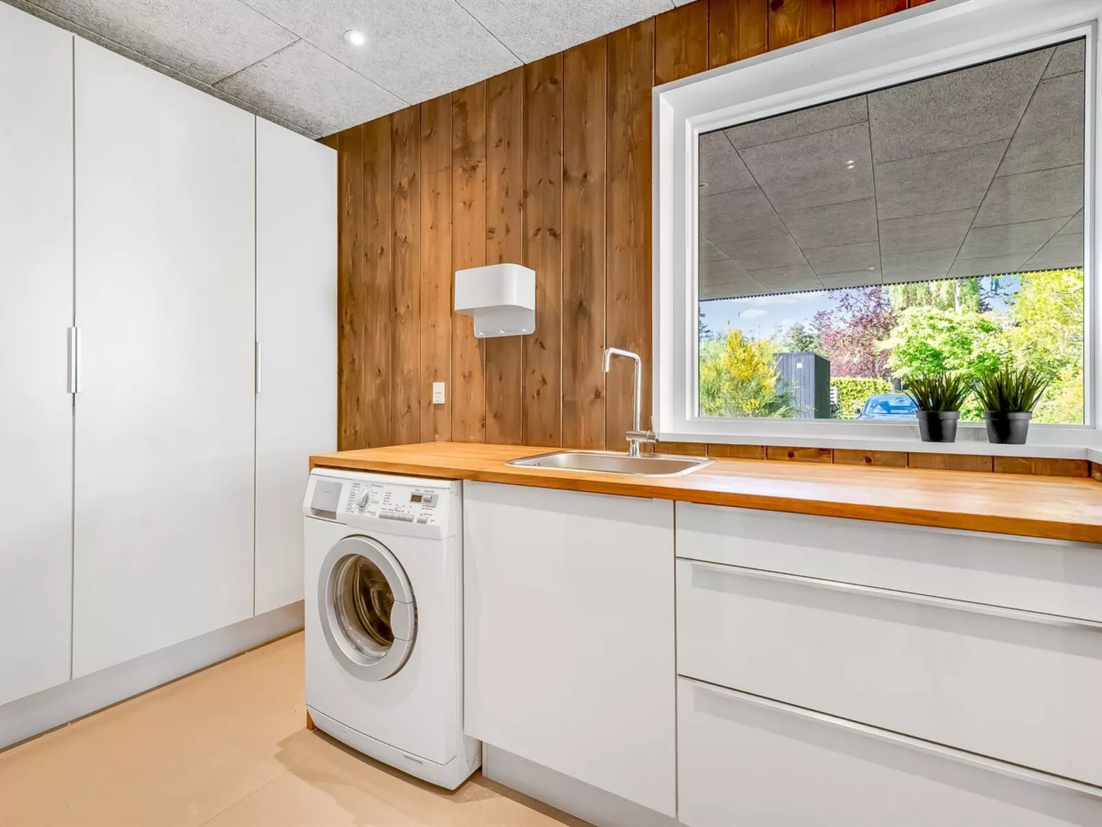 "Sylva" - 150m from the sea-Binnen