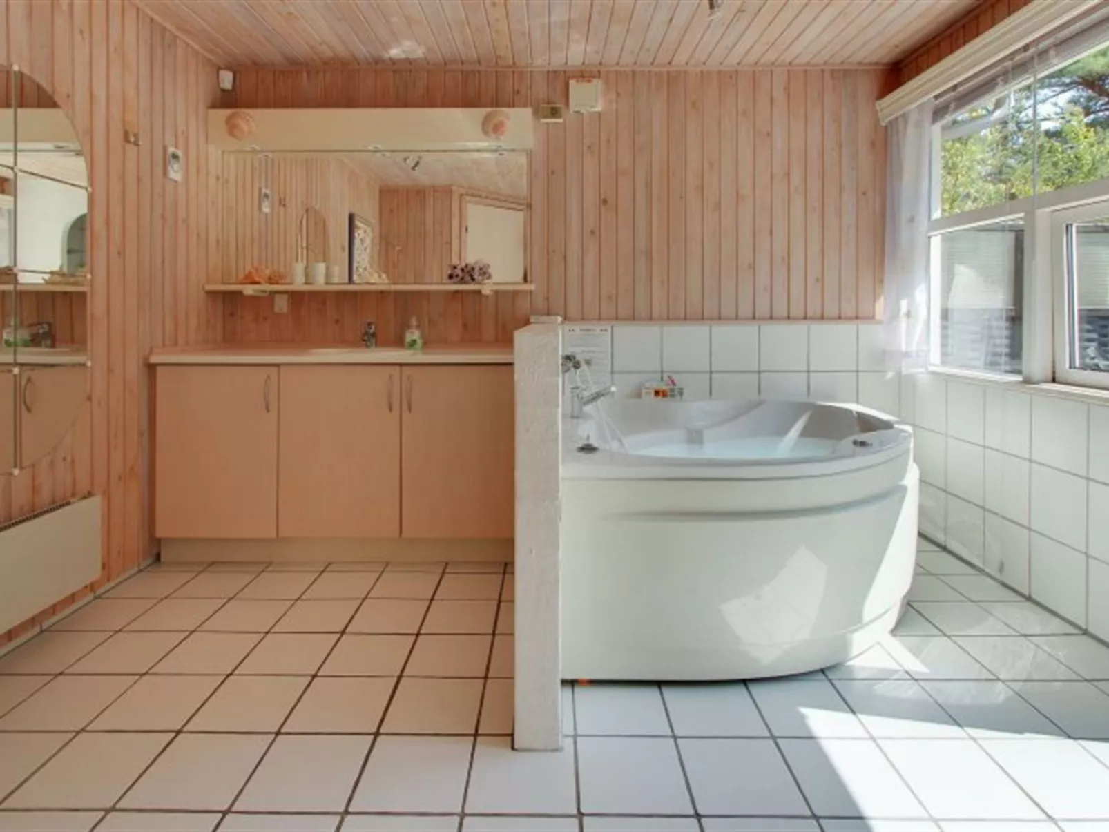 "Minka" - 300m from the sea-Binnen