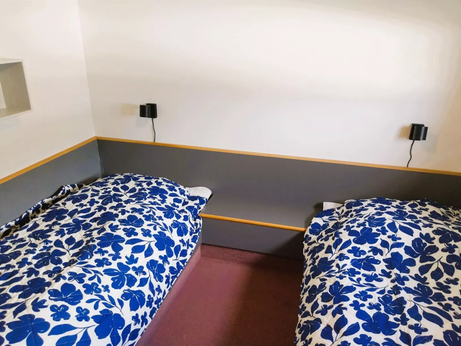 "Emira" - 50m from the sea-Binnen