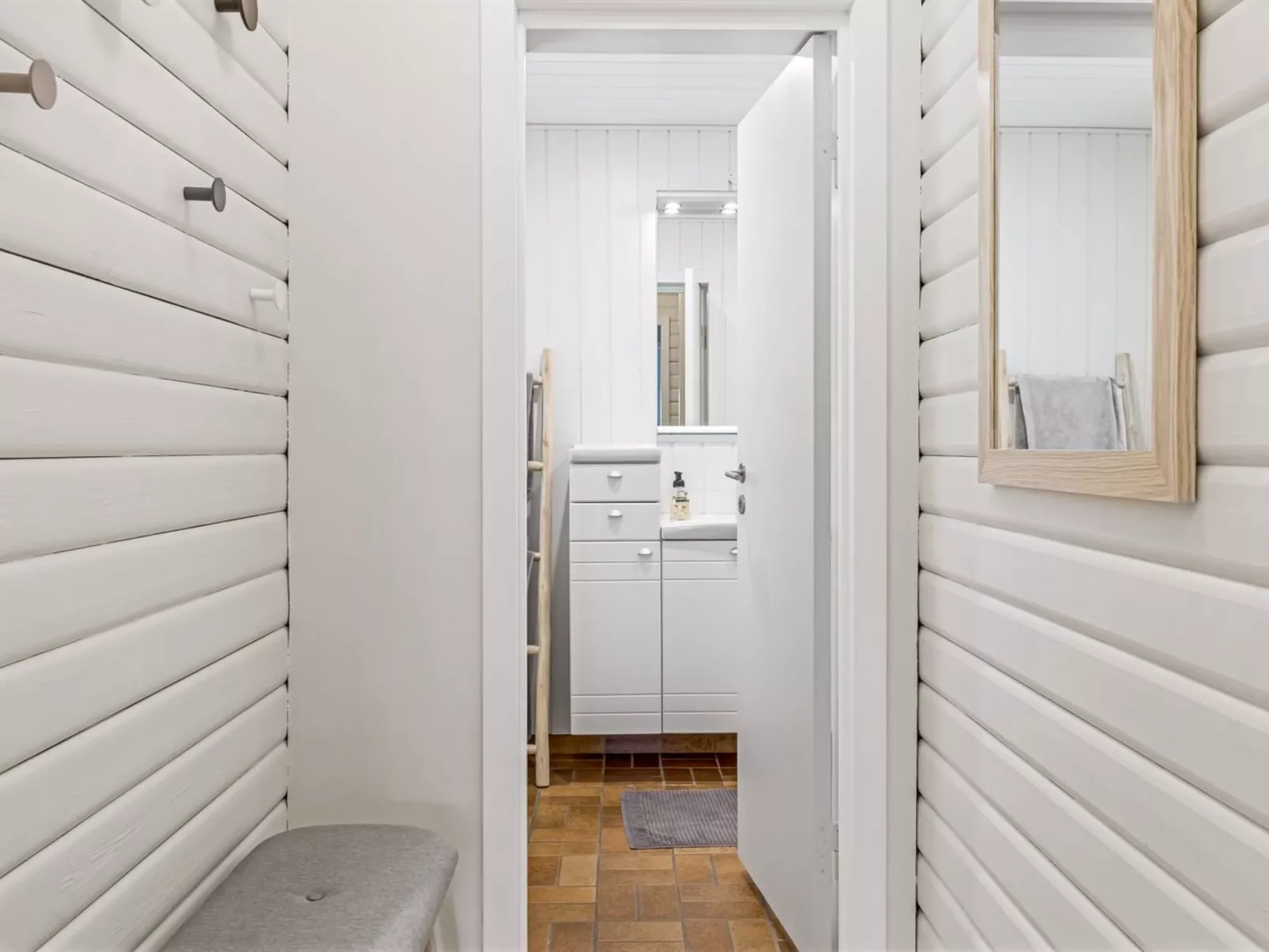 "Thorulf" - 3.5km from the sea-Binnen