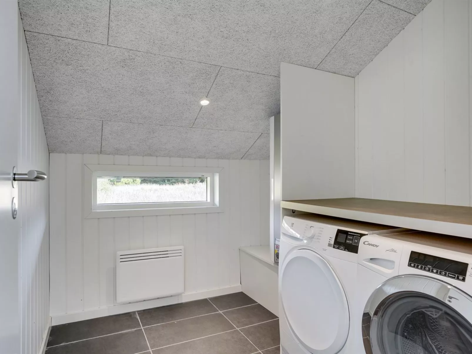 "Ellenora" - 1km from the sea-Binnen