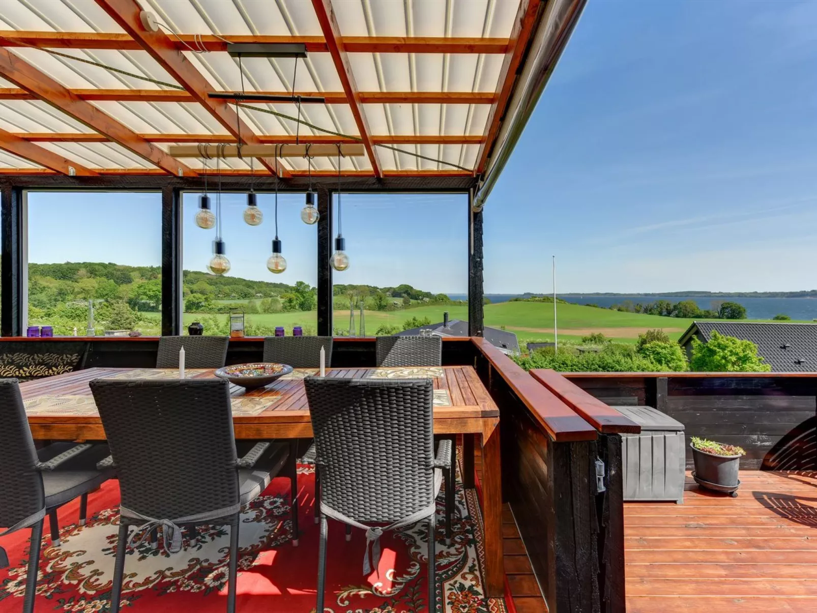 "Axeln" - 300m to the fjord-Binnen