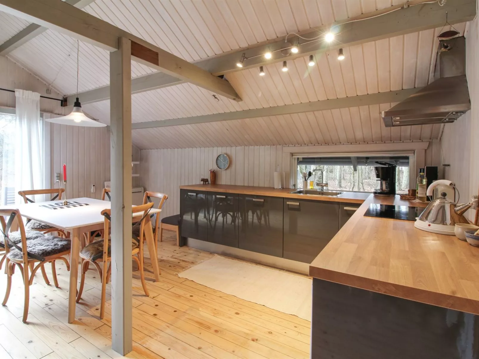 "Iskra" - 900m from the sea-Binnen