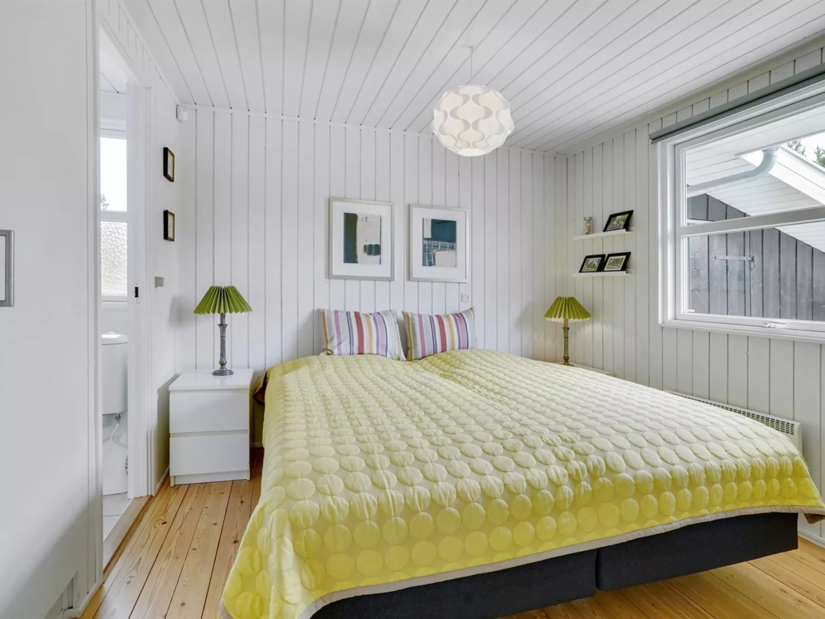 "Fredrikka" - 3.9km from the sea-Binnen