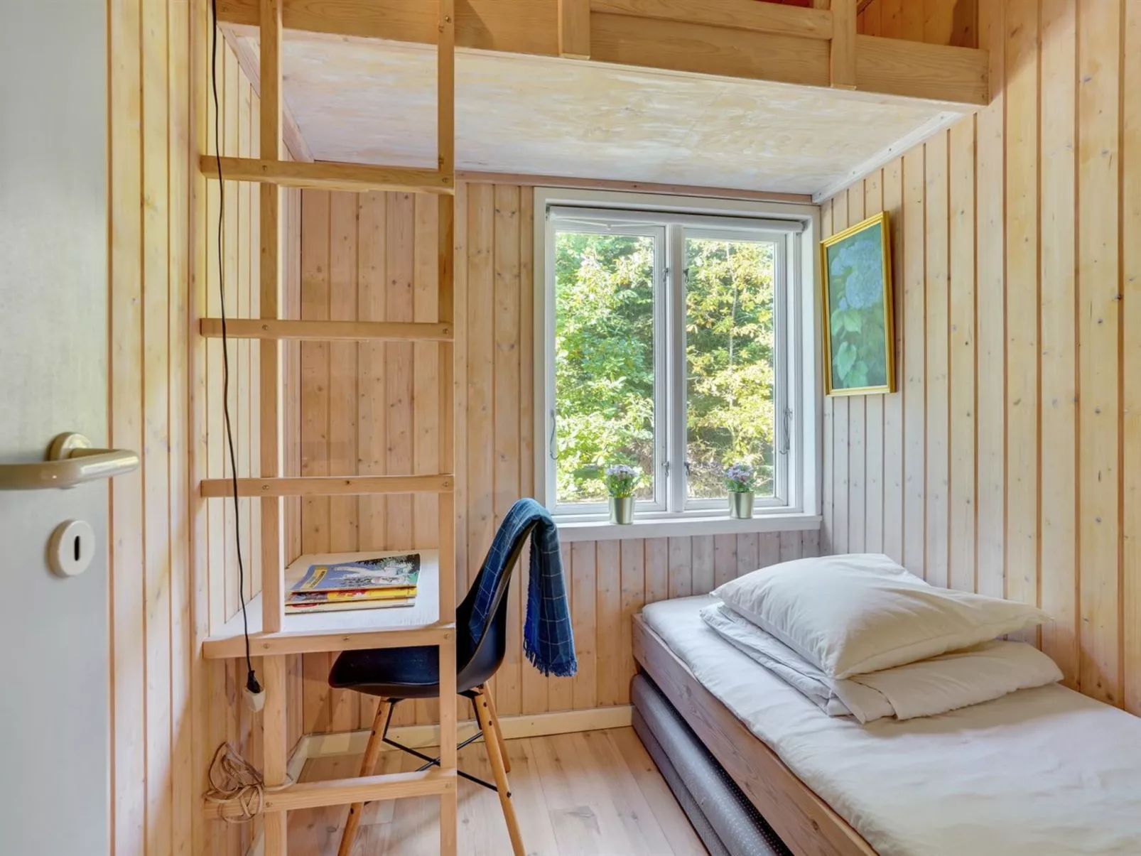 "Pilvi" -  from the sea-Binnen