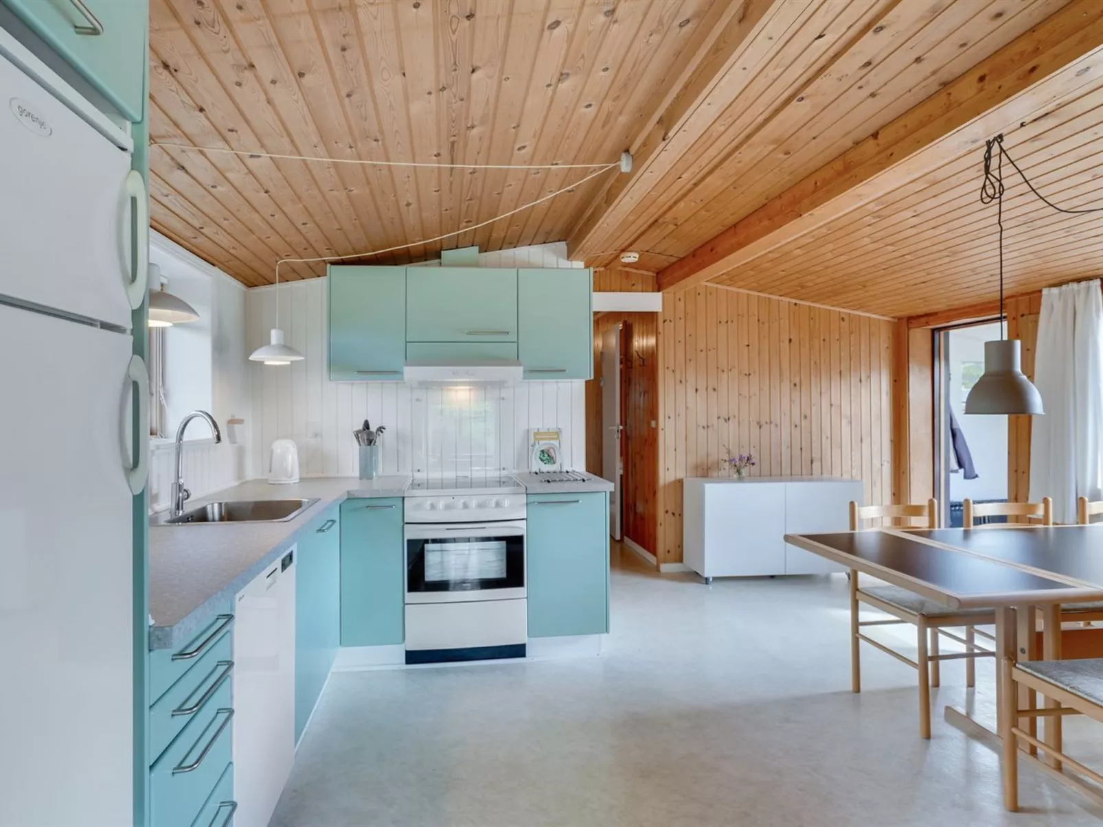 "Suki" - 650m from the sea-Binnen