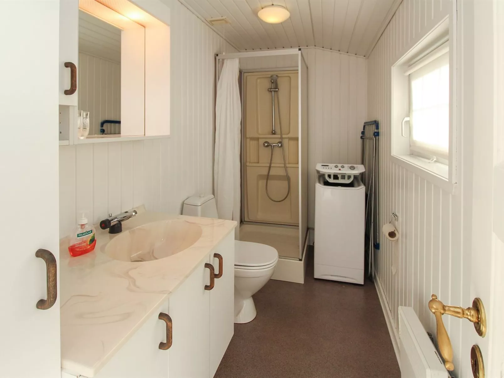 "Jenson" - 75m from the sea-Binnen