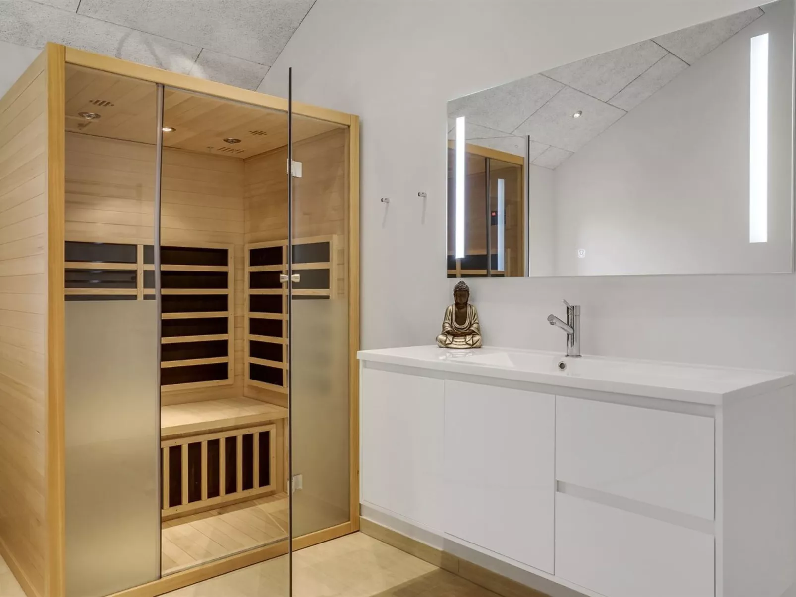 "Tatiane" - 1.5km from the sea-Binnen