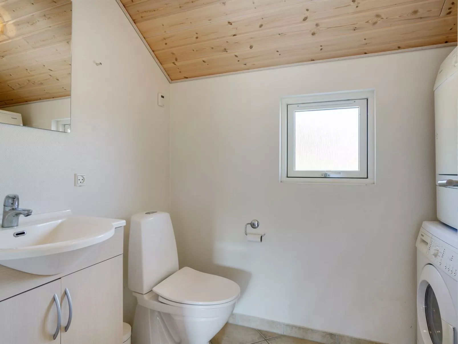 "Vilvi" - 500m from the sea-Binnen