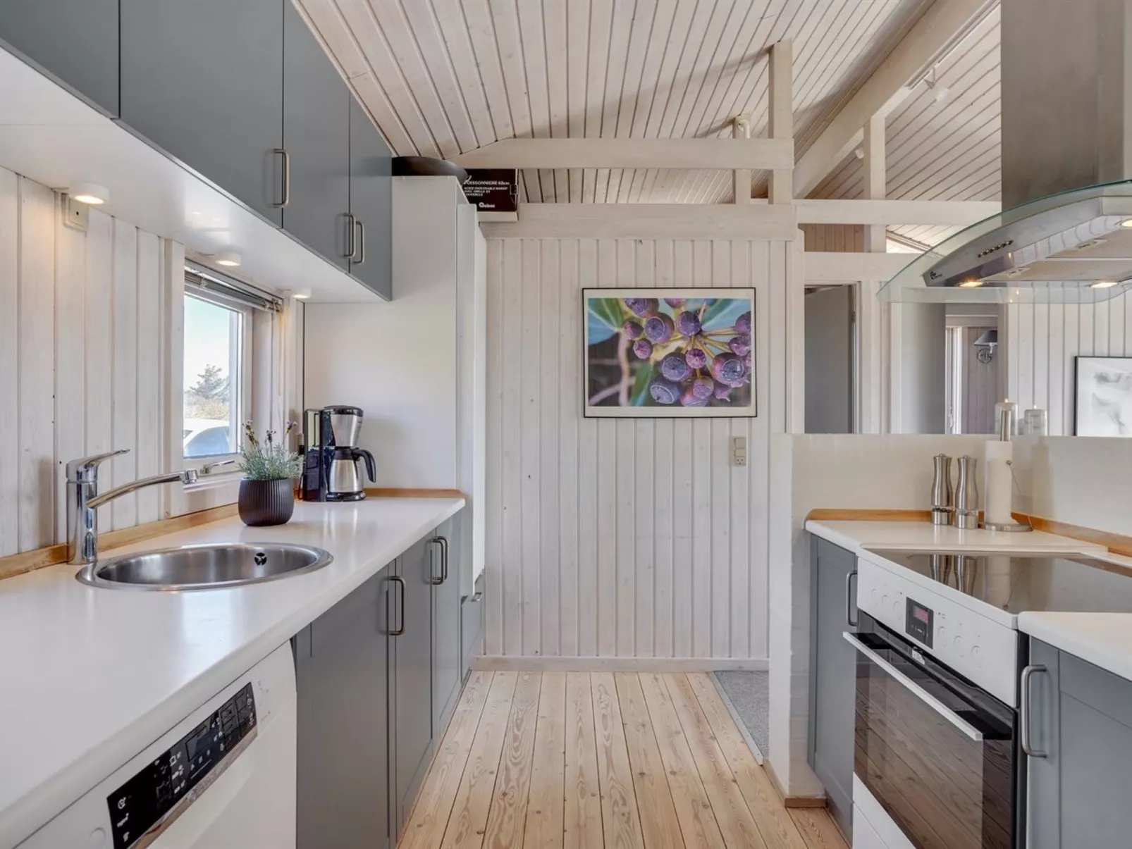 "Fanney" - 100m from the sea-Binnen