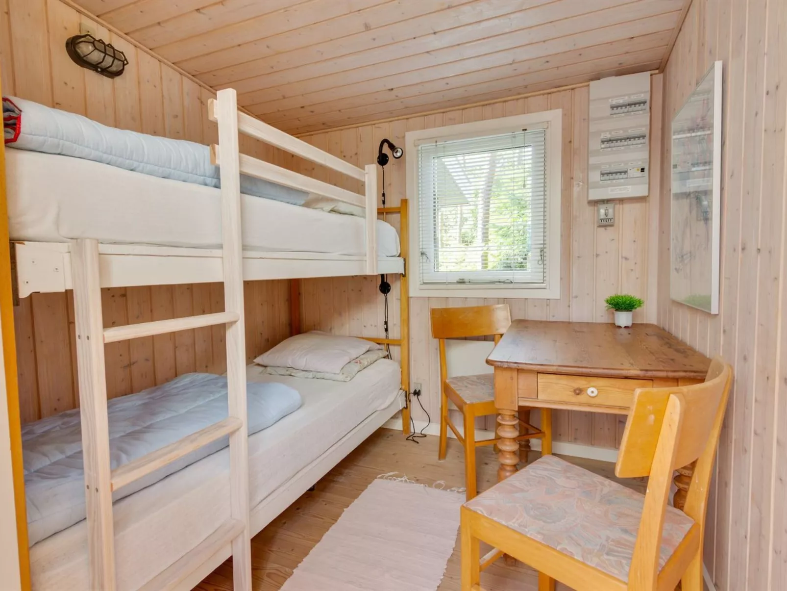 "Hwelp" - 200m from the sea-Binnen