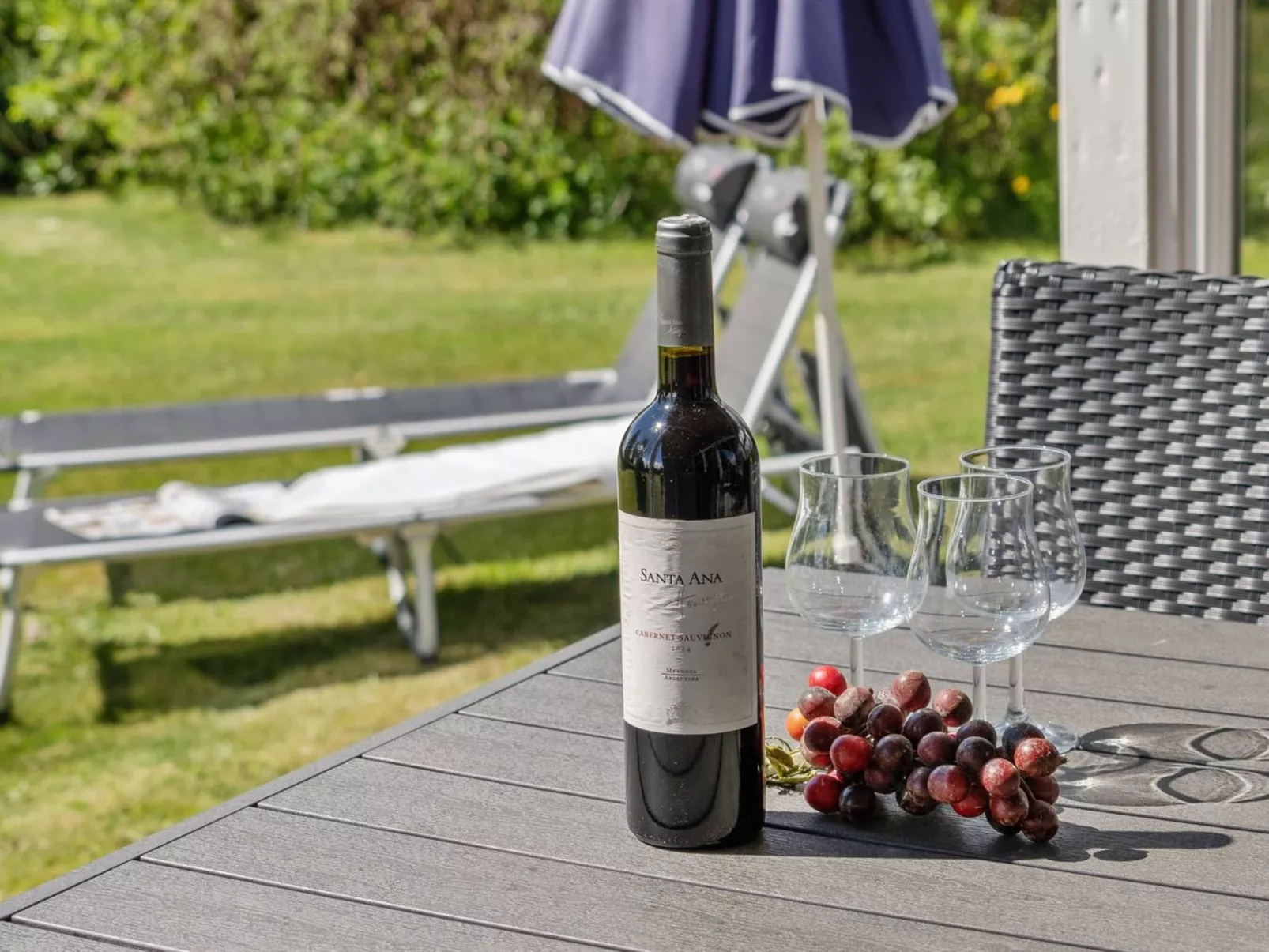 "Denahi" - 400m to the fjord-Buiten