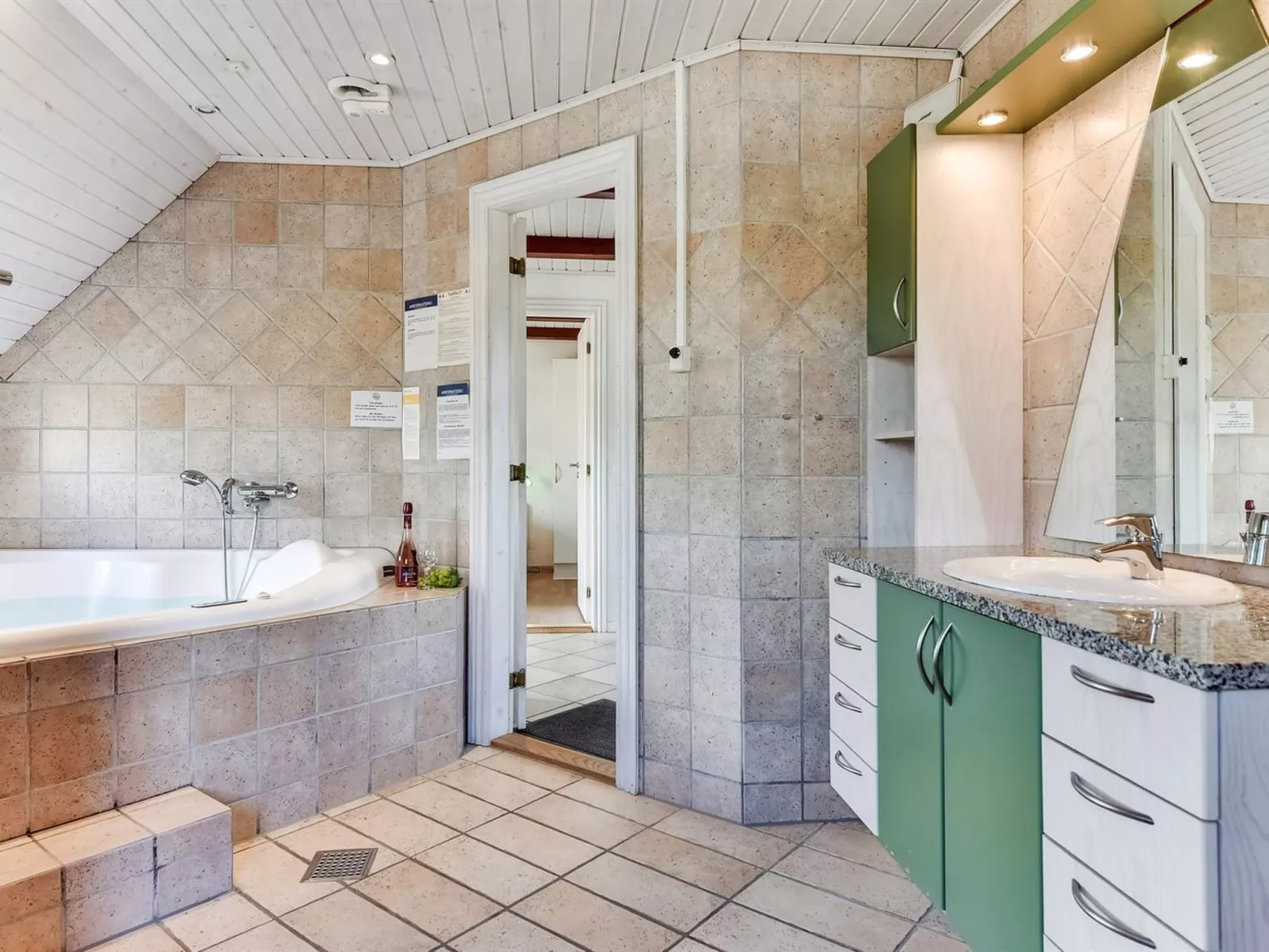 "Aslaug" - 500m from the sea-Binnen