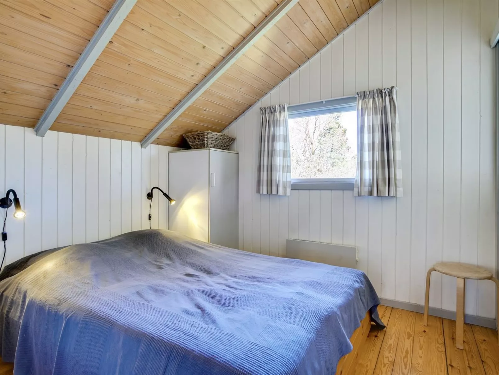 "Erly" - 500m from the sea-Binnen