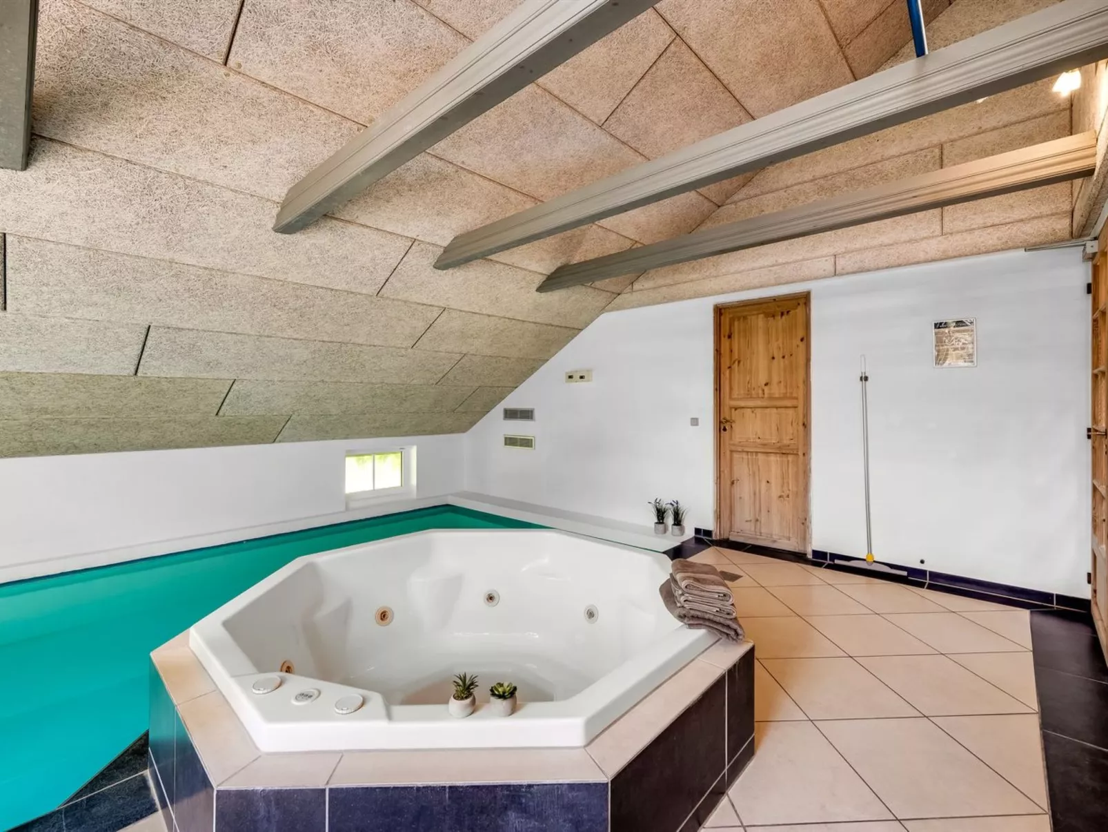 "Gunvald" - 2km to the fjord-Buiten