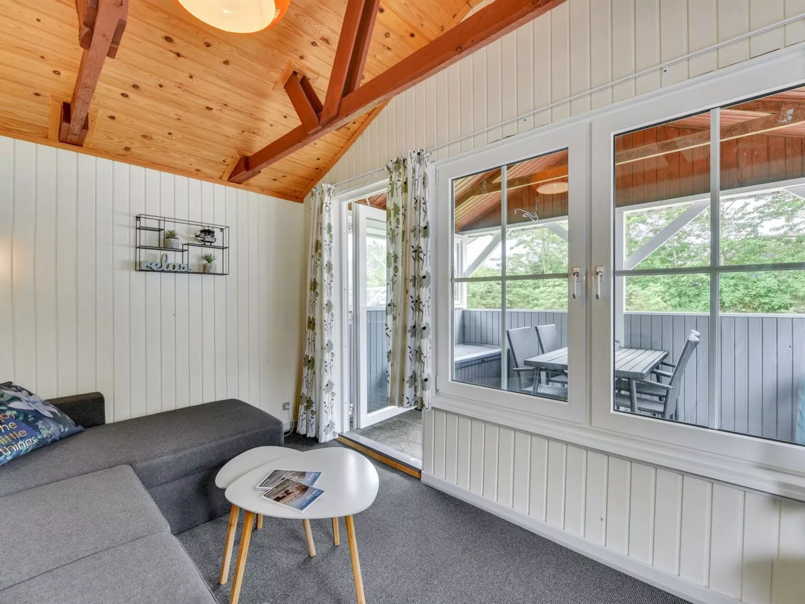 "Elizabeth" - 400m to the fjord-Binnen