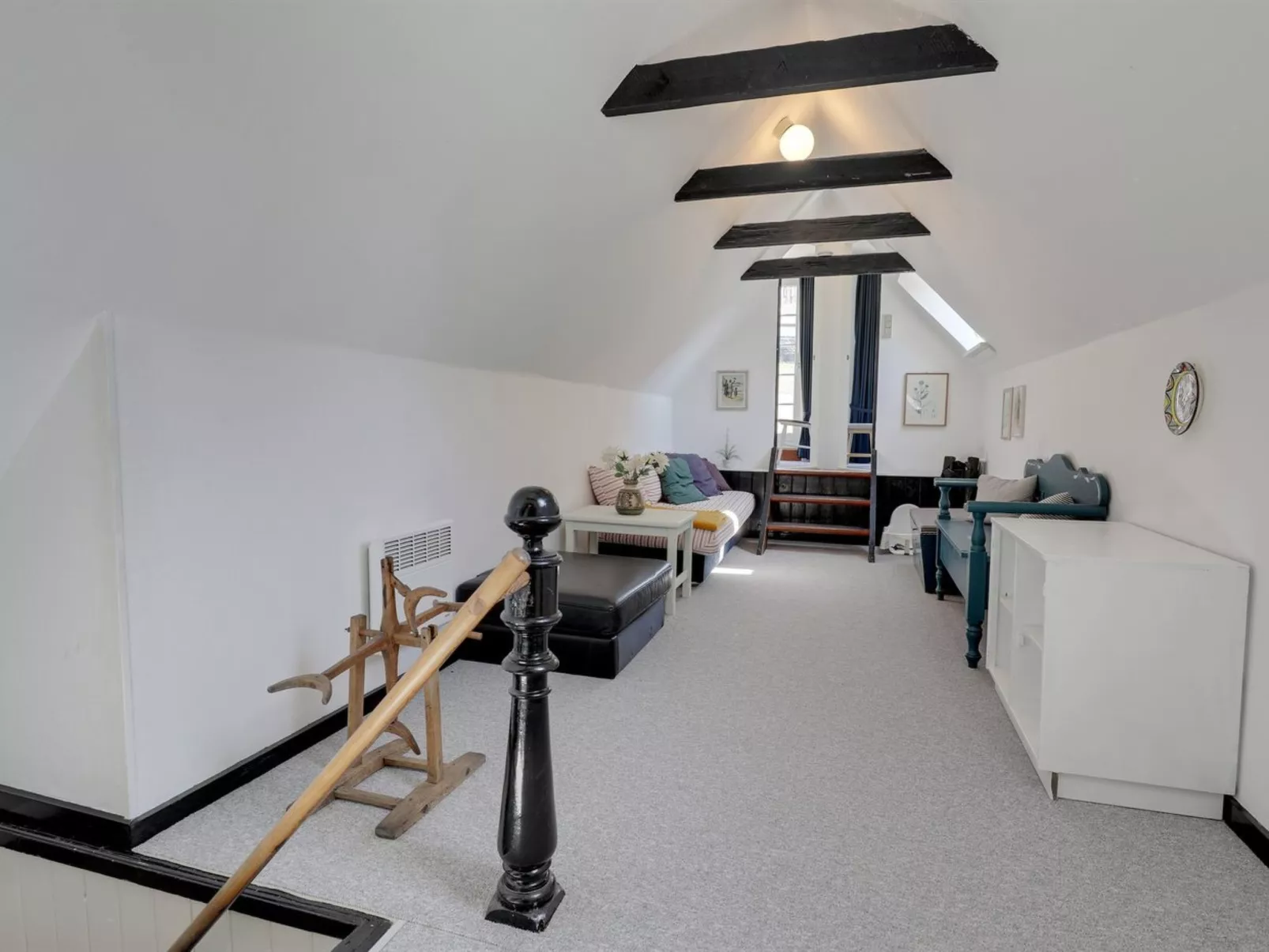 "Anina" - 400m from the sea-Binnen