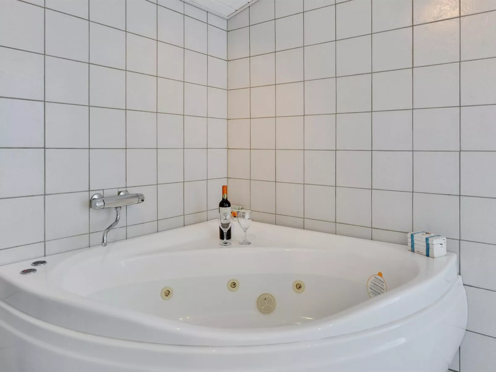 "Jess" -  from the sea-Binnen