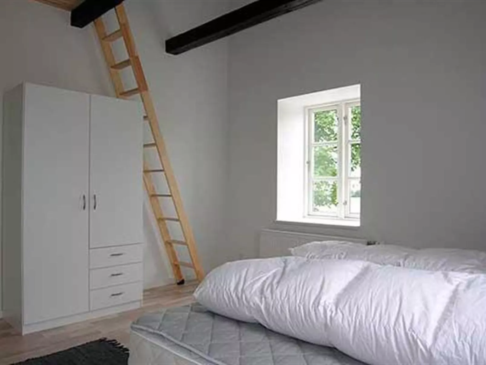 "Thia" - 4km to the fjord-Binnen