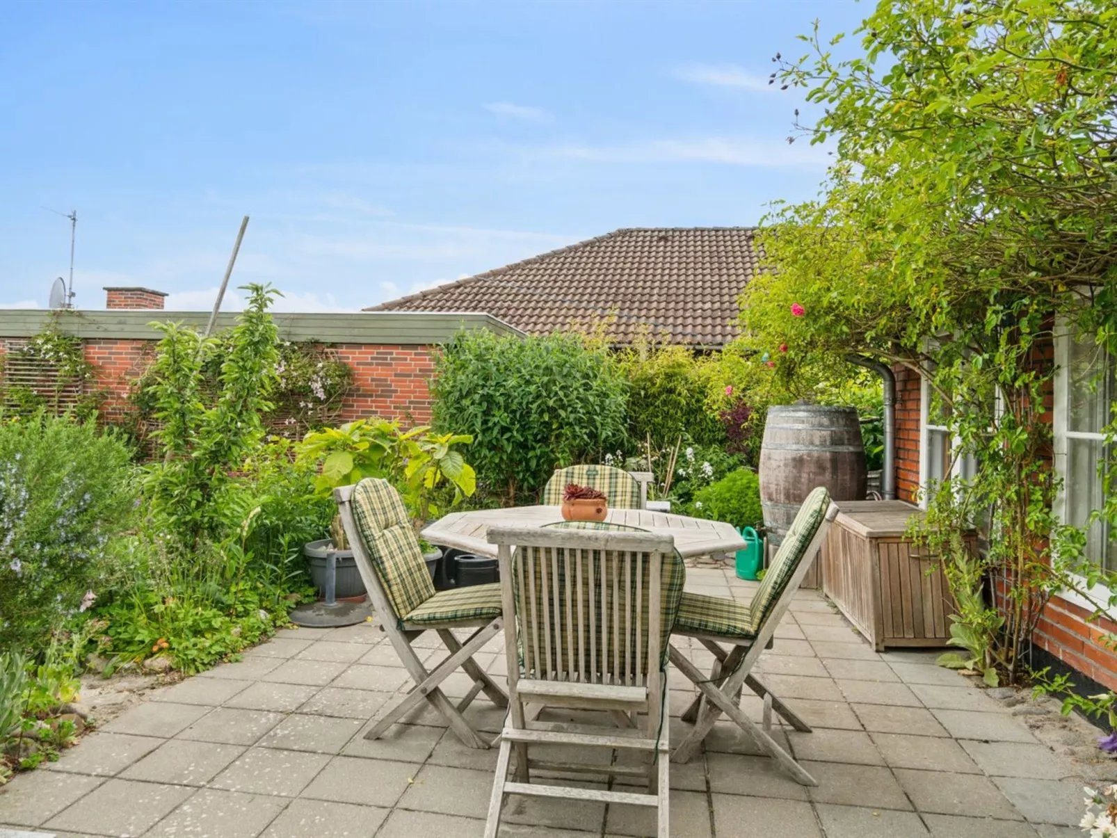 "Varma" - 25m from the sea-Buiten