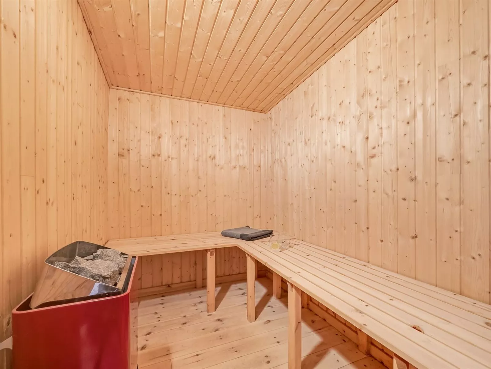 "Benjamina" - 530m to the fjord-Binnen