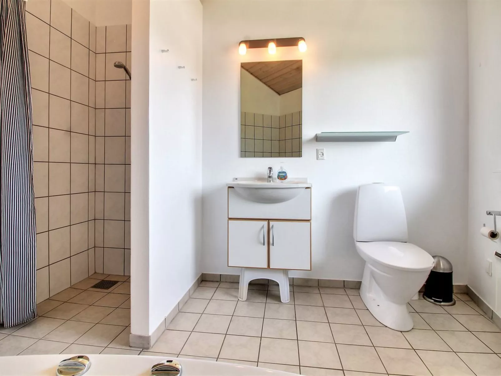 "Jani" - 25km from the sea-Binnen