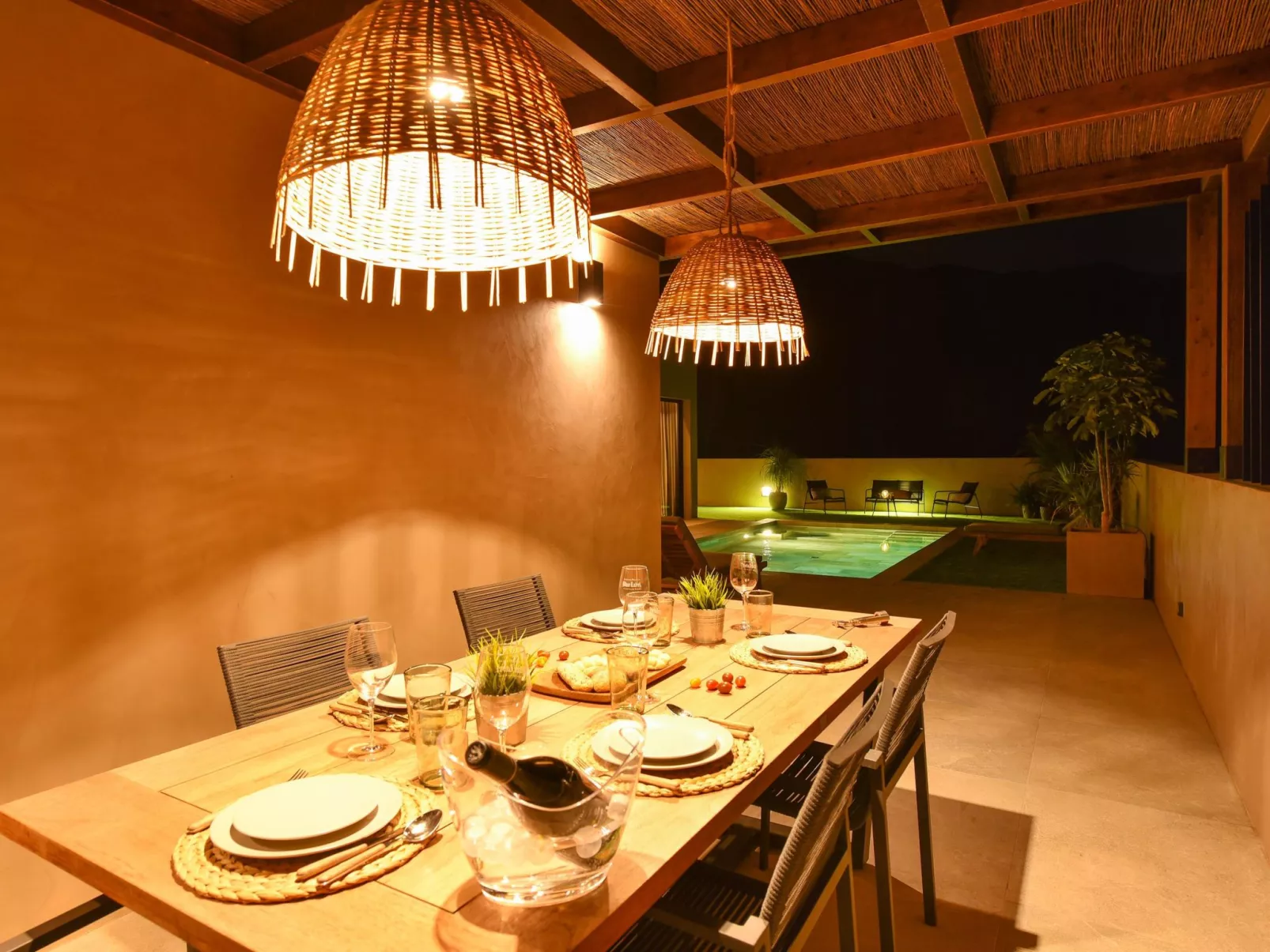 Almadies Tauro - Buiten