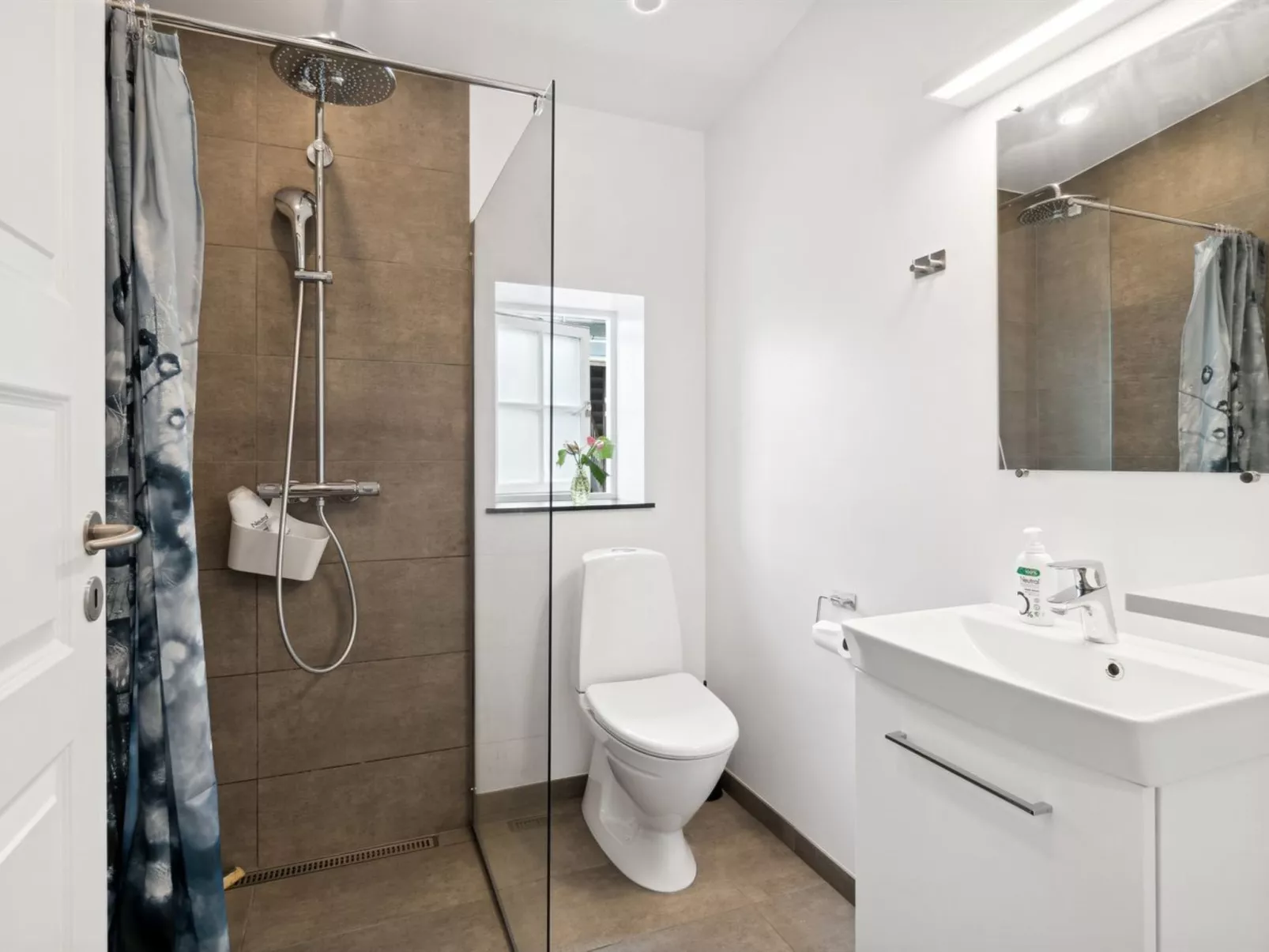 "Randulf" - 250m from the sea-Binnen