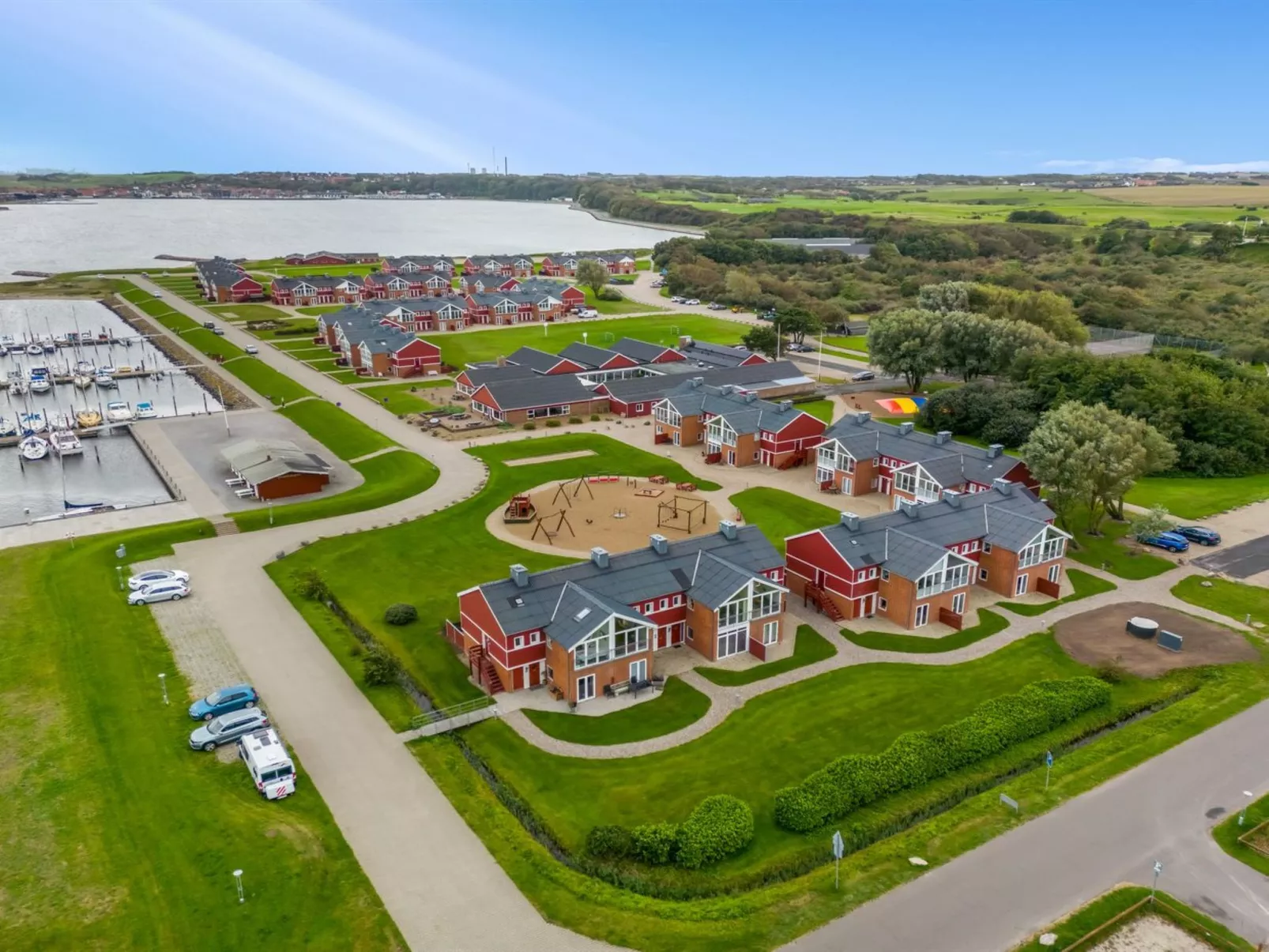 "Alvy" - 100m to the fjord-Buiten