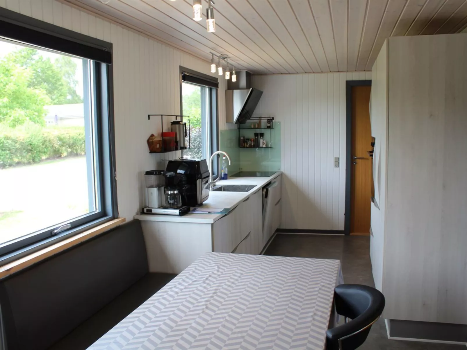 "Jannik" - 300m from the sea-Binnen