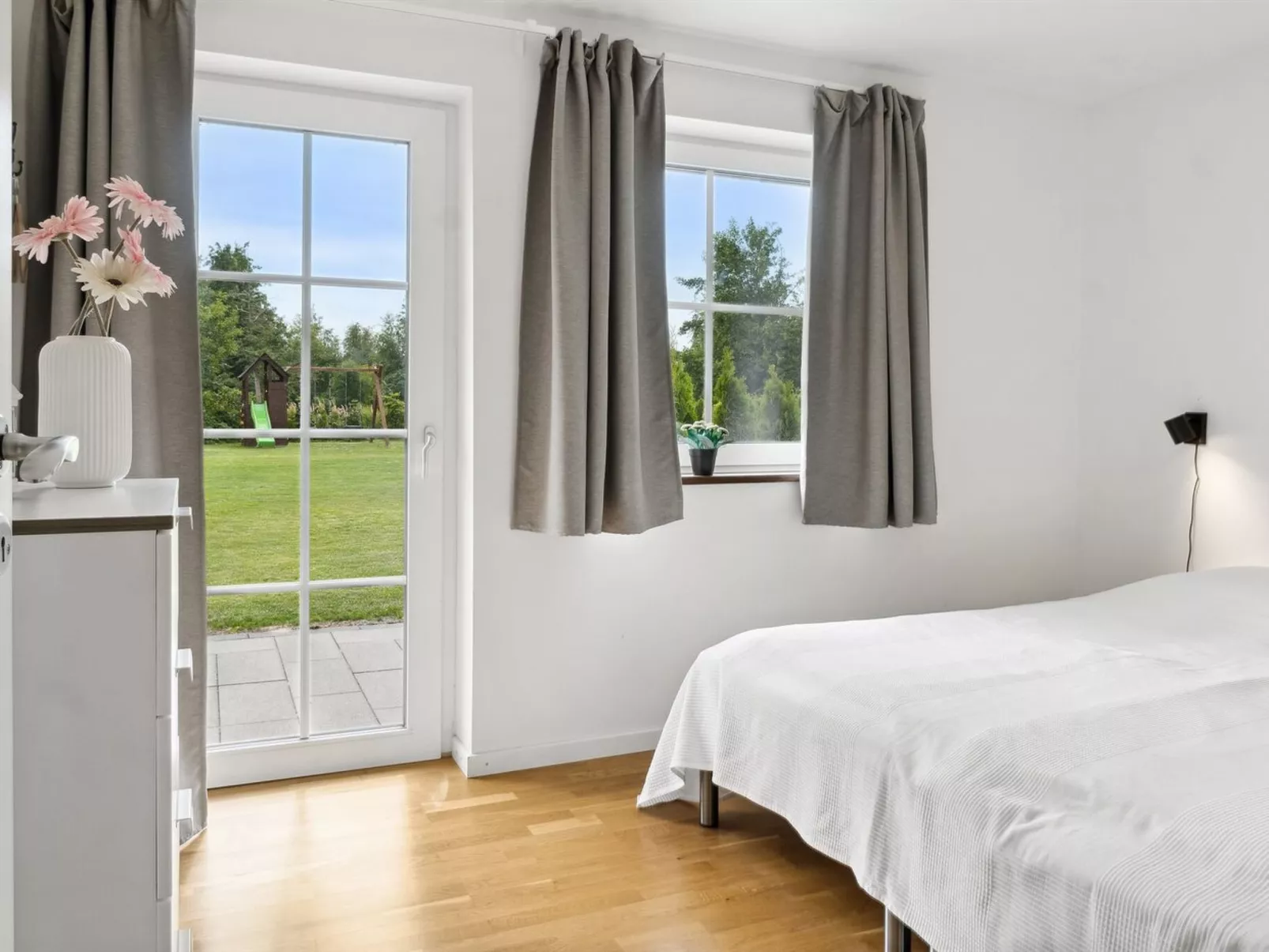 "Ronia" - 900m from the sea-Binnen