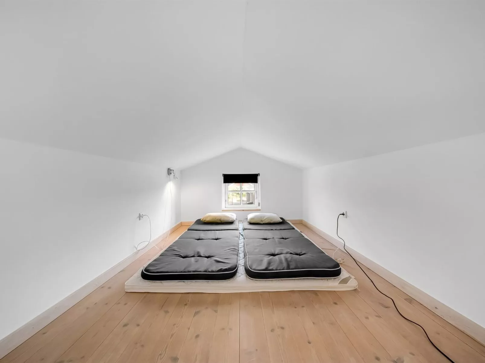 "Albertina" - 300m to the fjord-Binnen