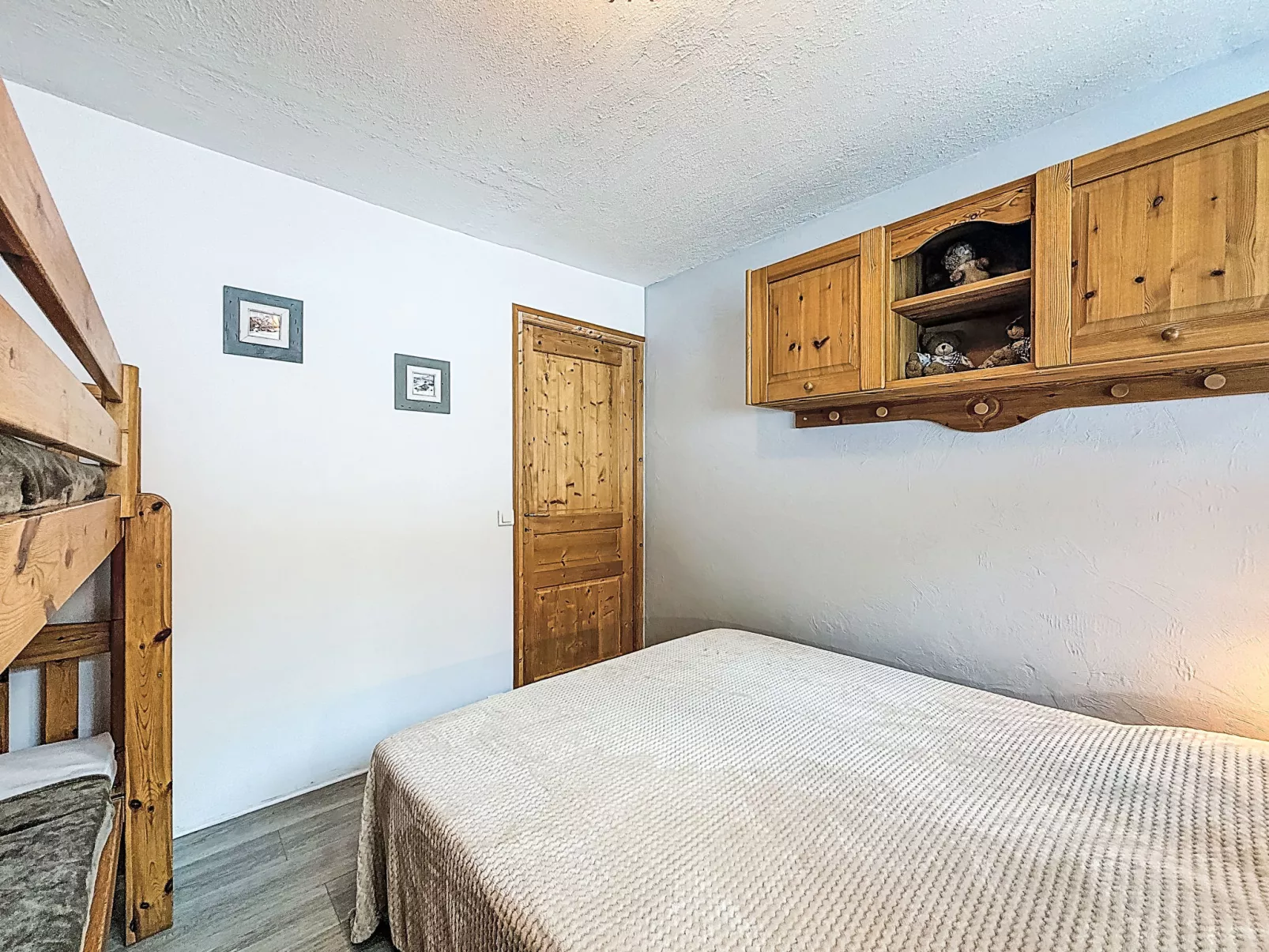 Les Grandes Balmes I et II (Le Lac)-Binnen