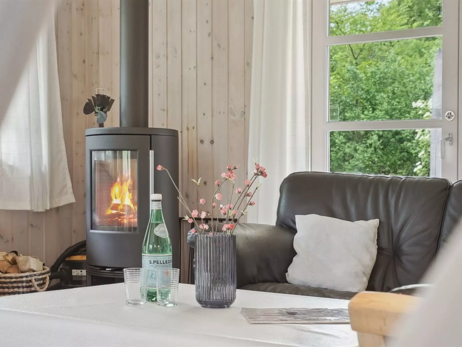 "Tia" - 1.4km from the sea-Binnen