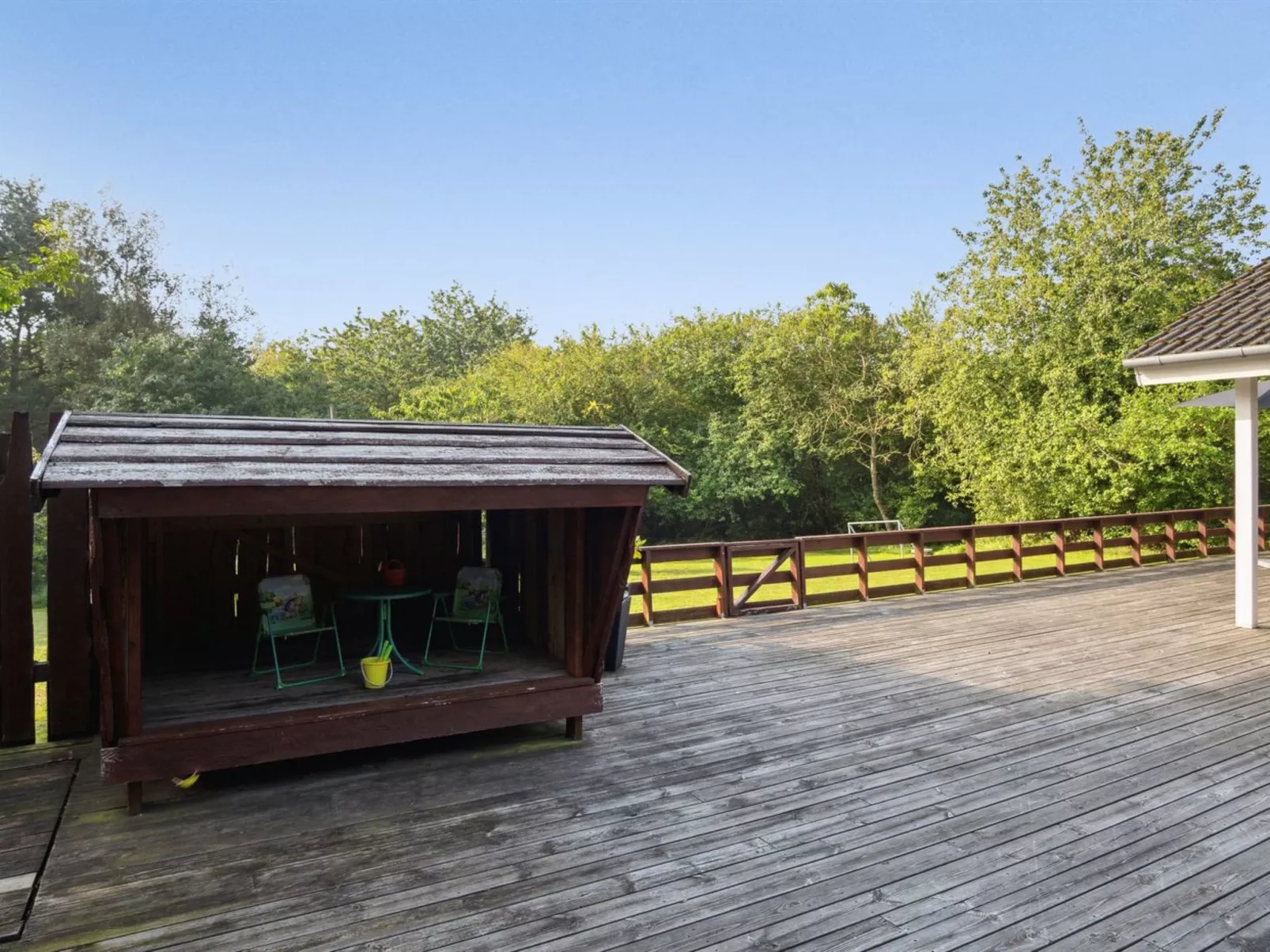 "Elif" - 30km from the sea-Buiten