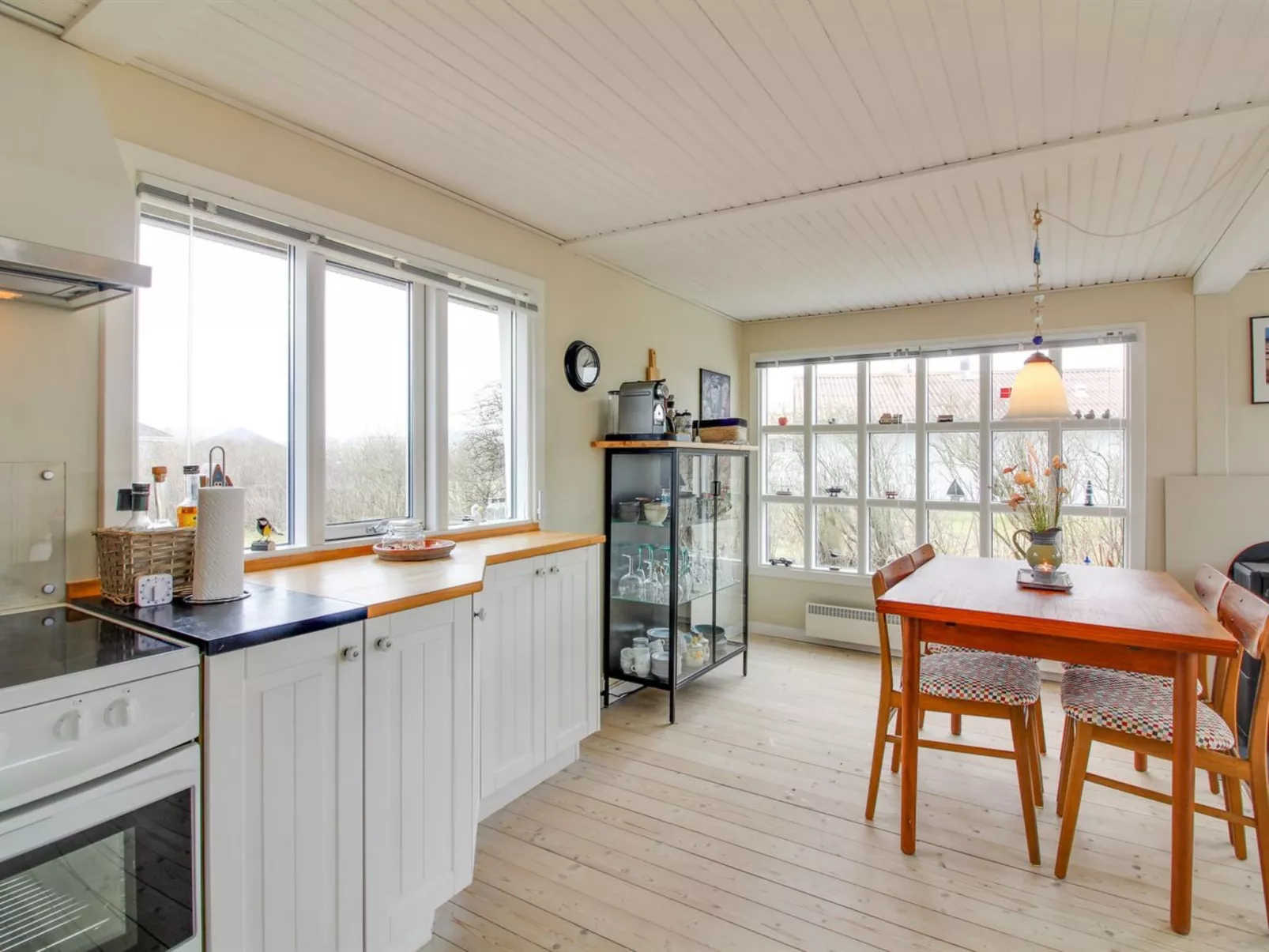 "Edvia" - 300m from the sea-Binnen