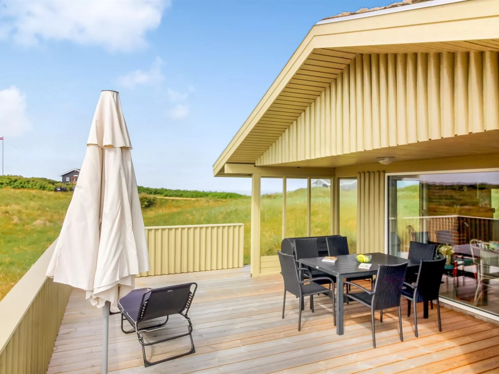 "Pinja" - 400m from the sea-Buiten