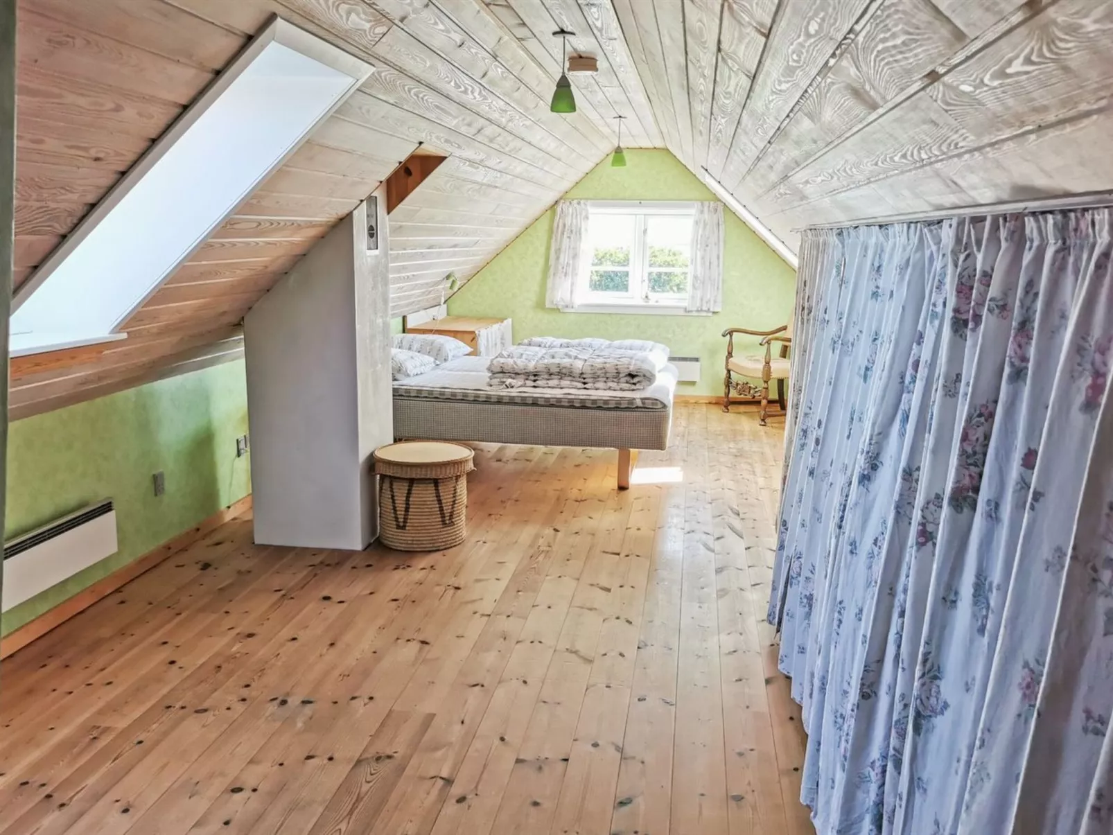 "Elvira" - 300m from the sea-Binnen