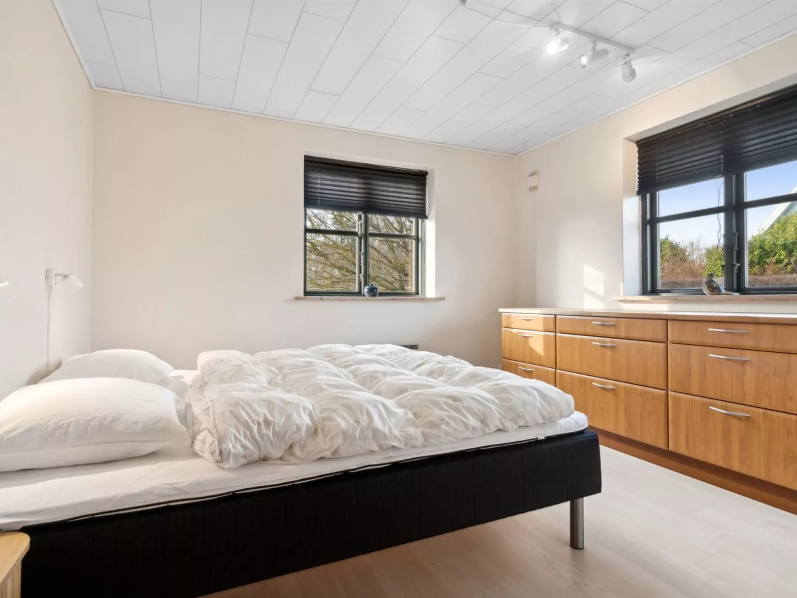 "Josie" - 700m from the sea-Binnen