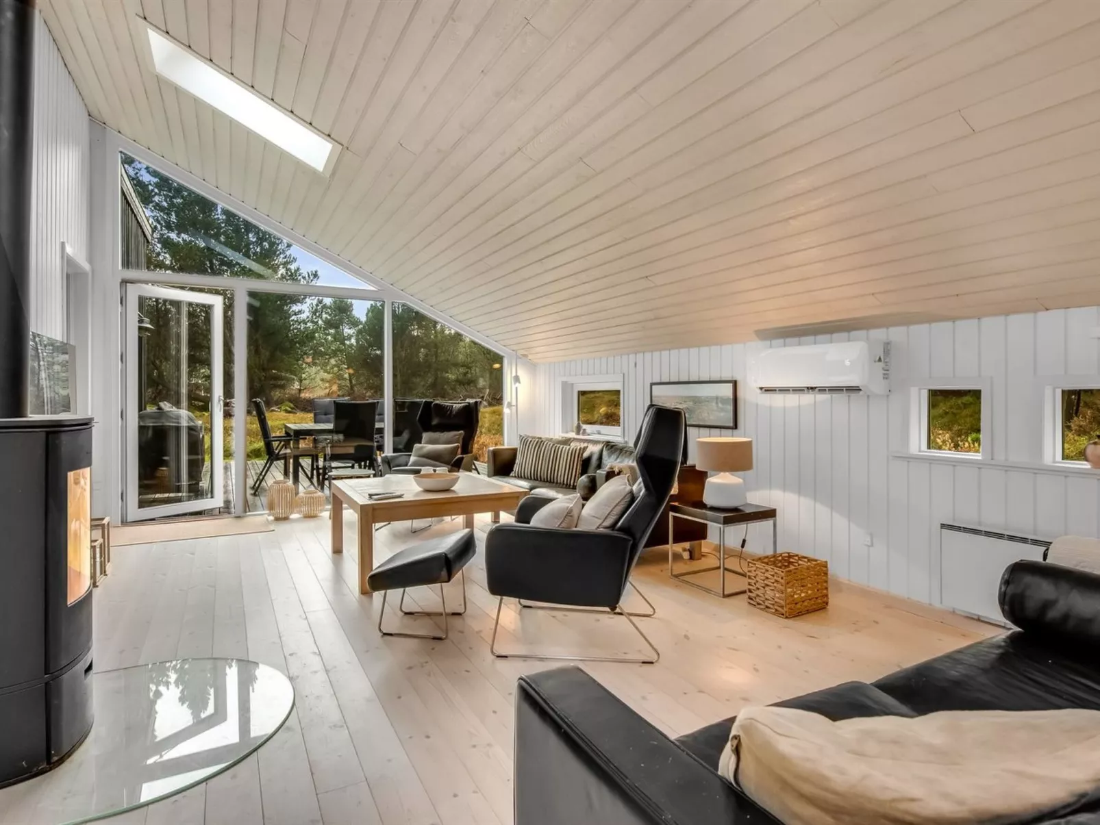 "Emila" - 2.2km from the sea-Binnen