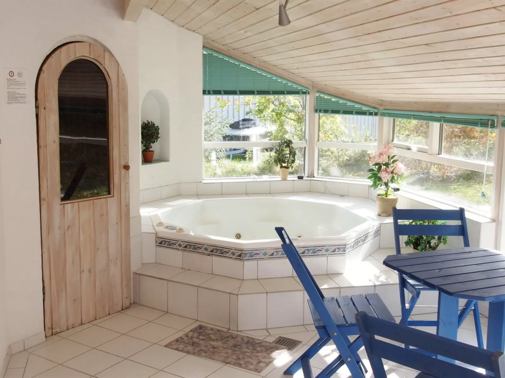 "Unto" - 100m from the sea-Binnen