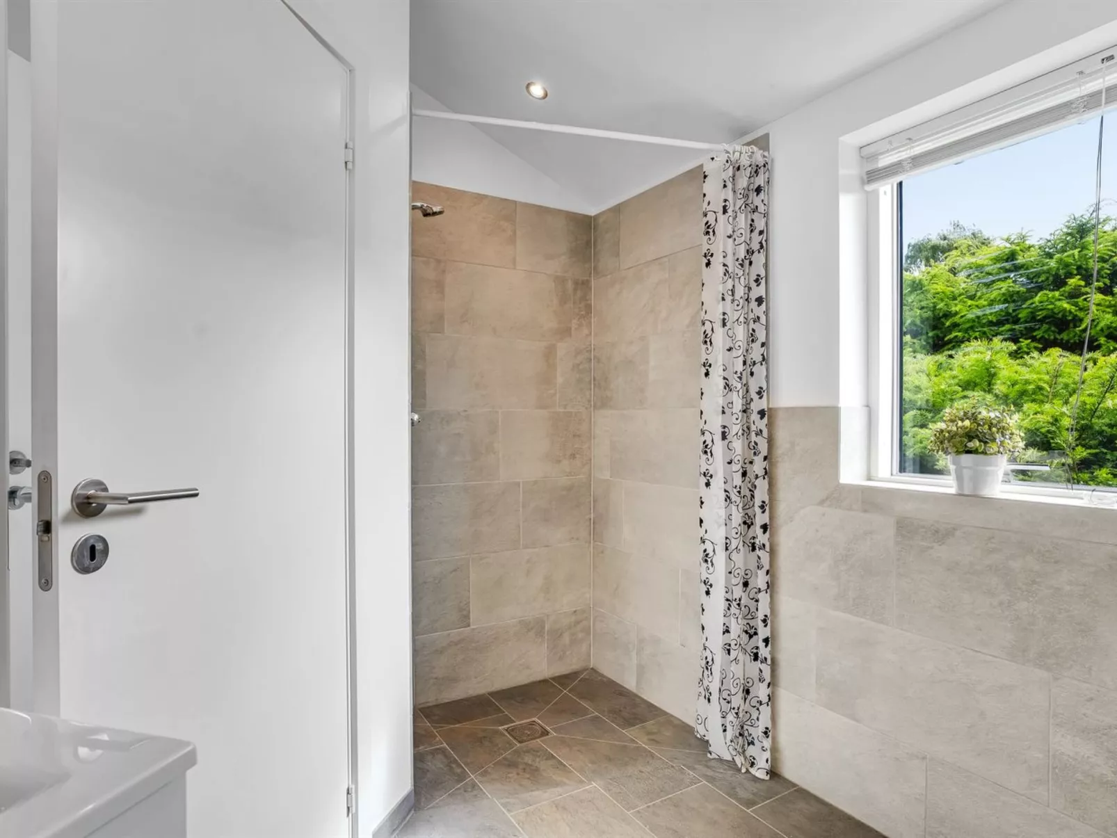 "Zuhra" - 250m from the sea-Binnen