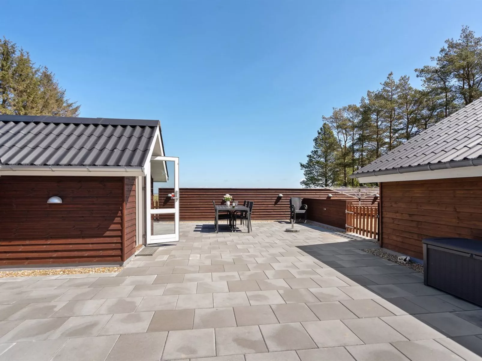 "Saila" - 500m to the fjord-Buiten