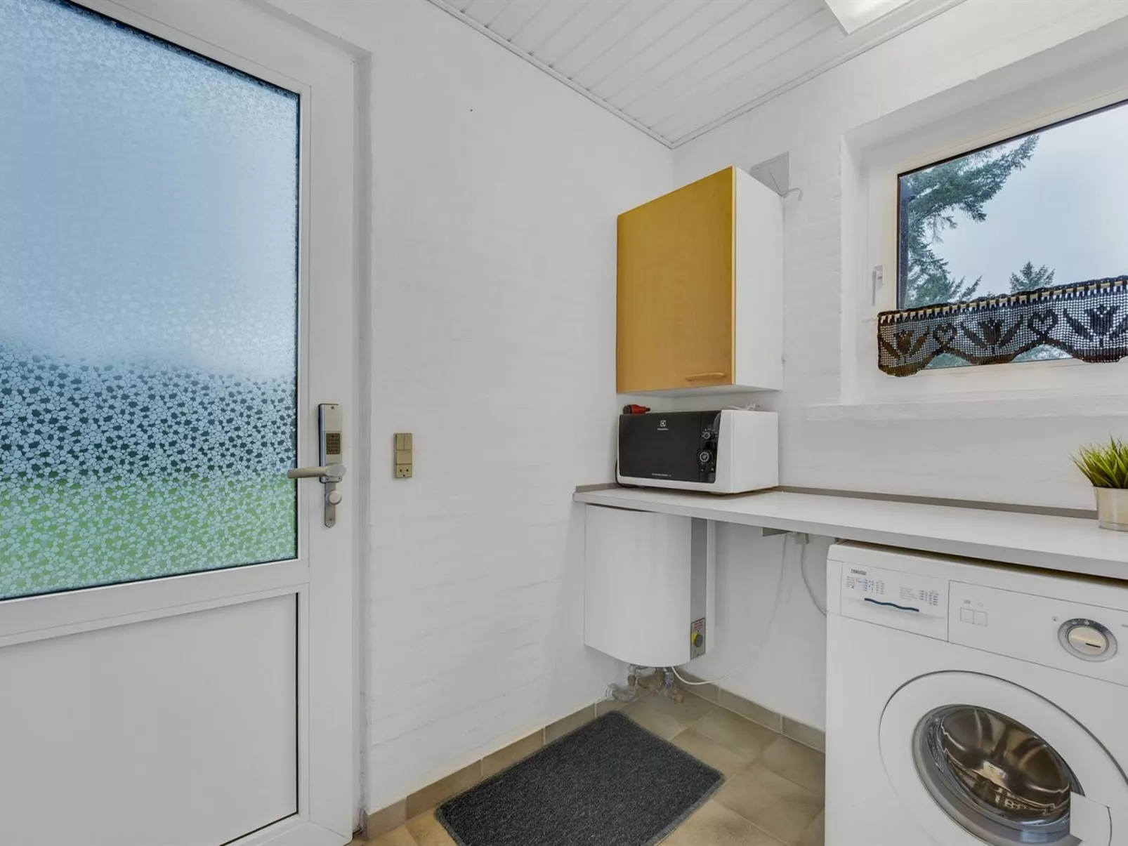 "Pernilla" - 2km from the sea-Binnen