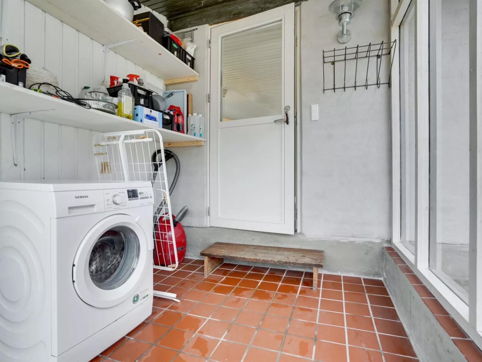 "Hendrina" - 500m from the sea-Binnen