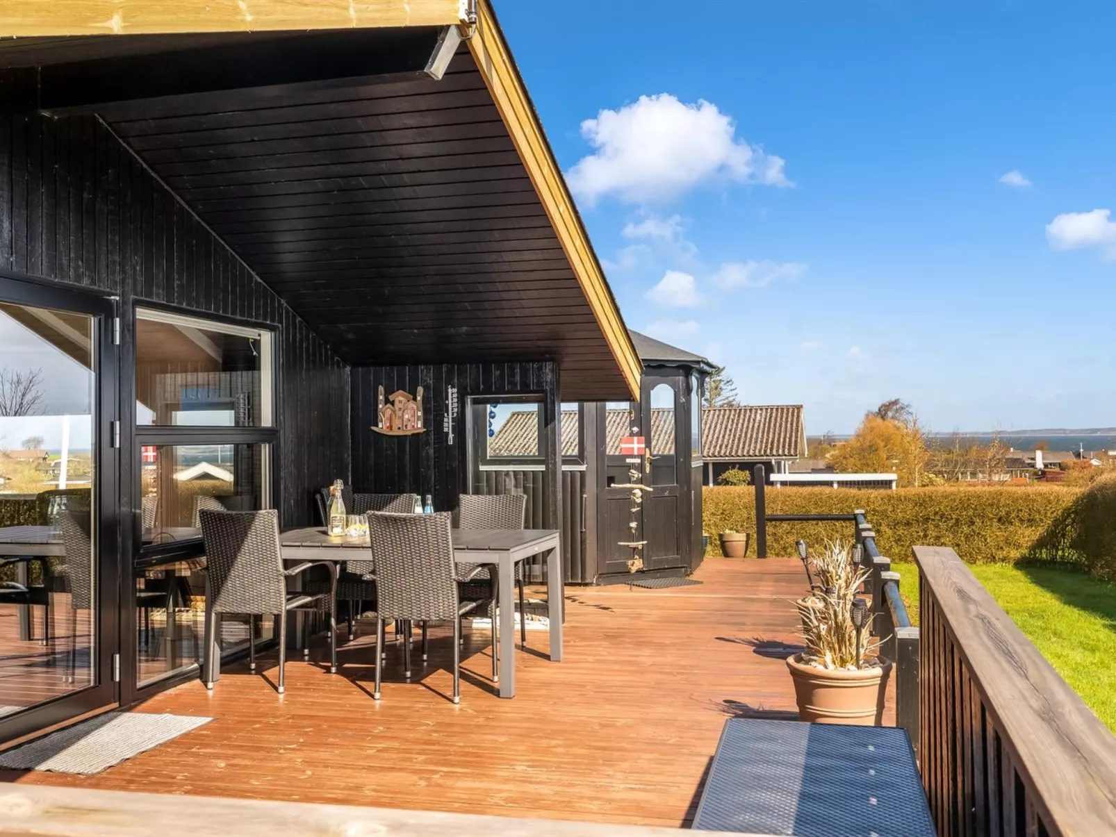 "Ofrath" - 350m to the fjord-Buiten