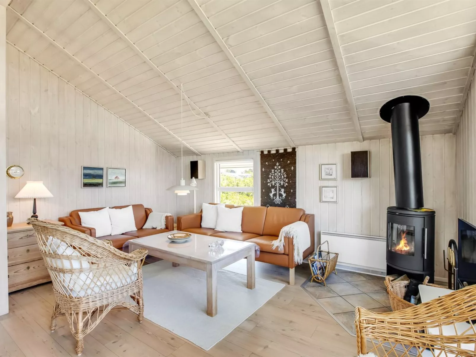 "Hariet" - 300m from the sea-Binnen